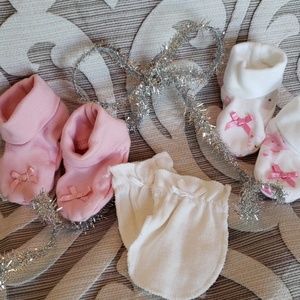 💞Koala Baby 0-6 Month Booties and Mittens 💞